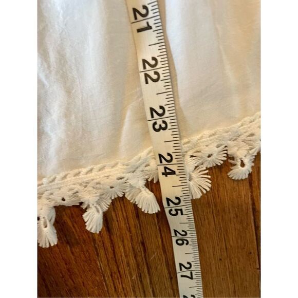 Ella gold trim nwt crochet lace neckline top one size - Picture 9 of 10